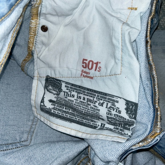 Levi’s 501 Skinny - Picture 2 of 4
